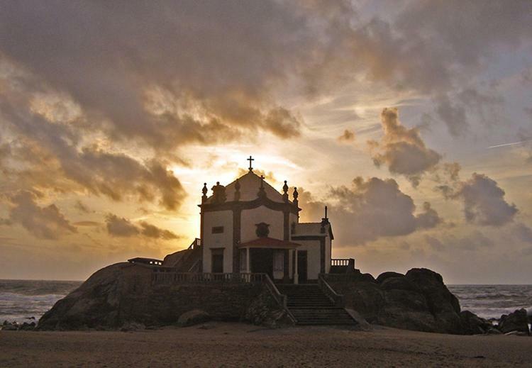 Oporto Beach Gulpilhares Exterior photo